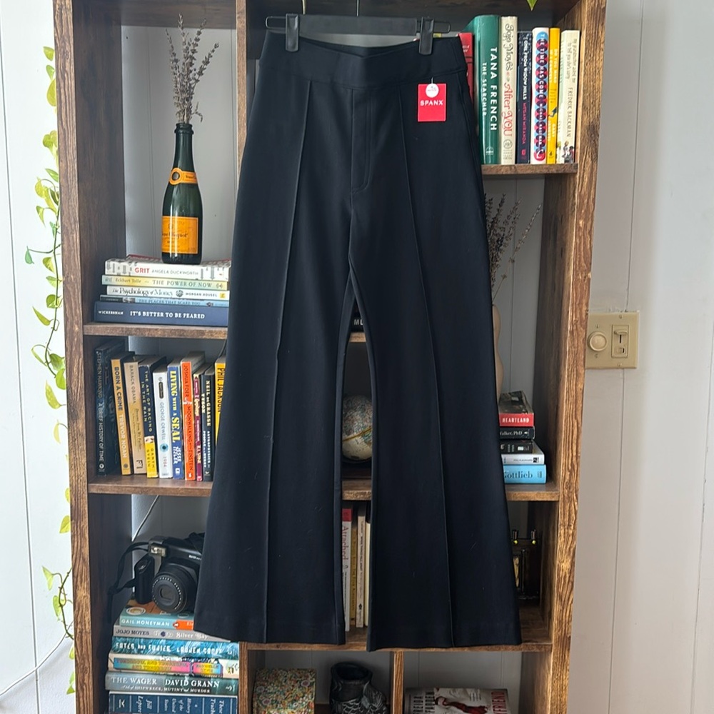 Spanx The Perfect Pant, Hi-Rise Flare size small petite
